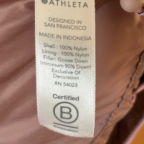 Athleta Mauve Puffer Vest - Picture 4 of 4